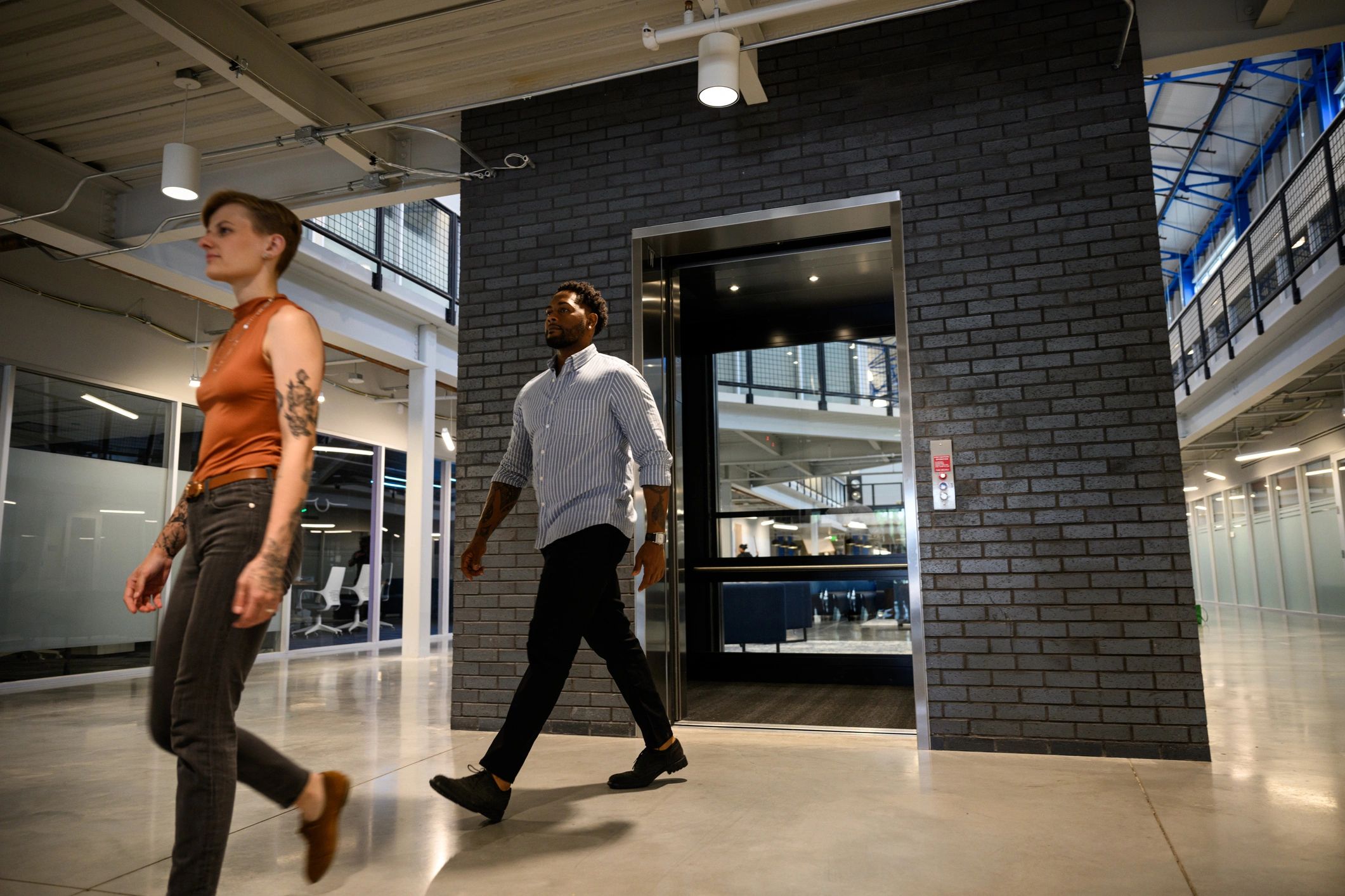 Commercial building atrium for retail and hospitality cleaning