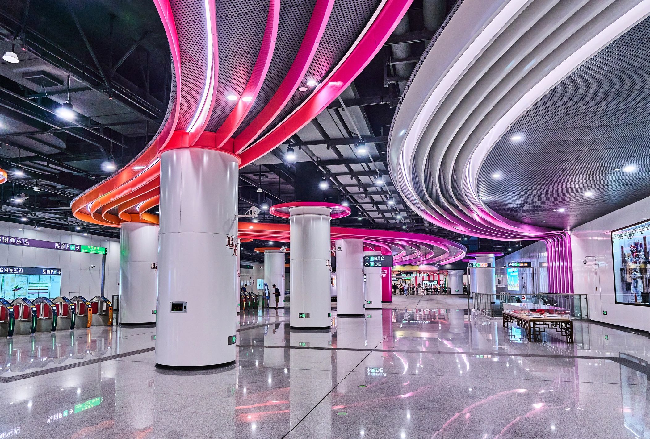 High-traffic transit facility for public-space cleaning